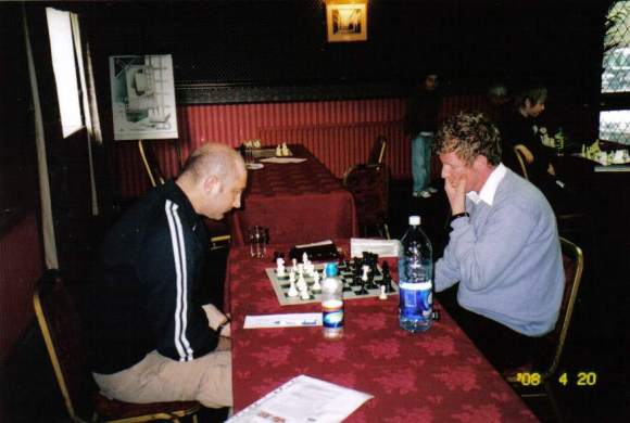 
Pat Coleman (L) v David Piercy in U-1400 section.

